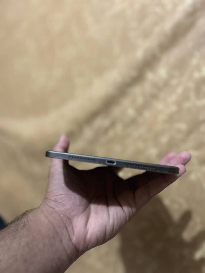 Ipad mini 6 with box 5
