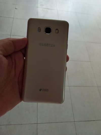 Samsung Mobile J5