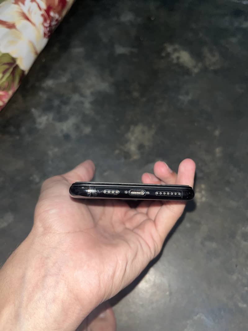 Apple iPhone 11 Pro Max 0