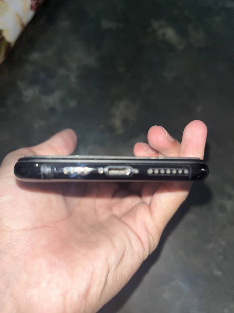 Apple iPhone 11 Pro Max 1