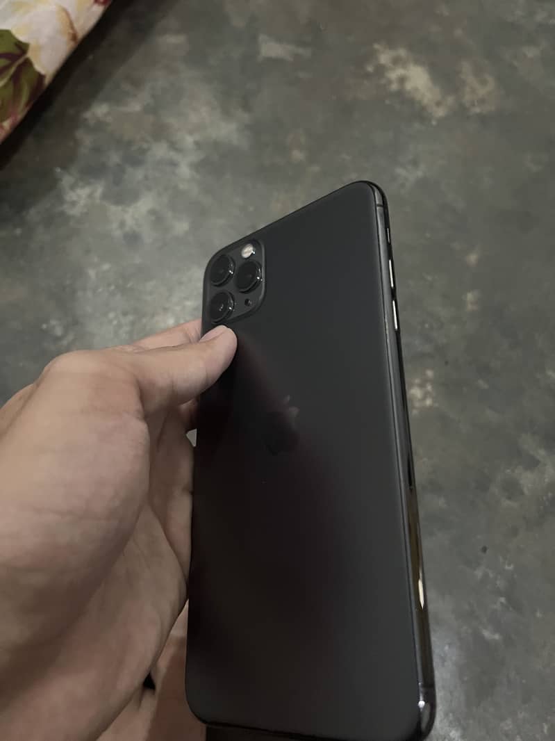 Apple iPhone 11 Pro Max 7