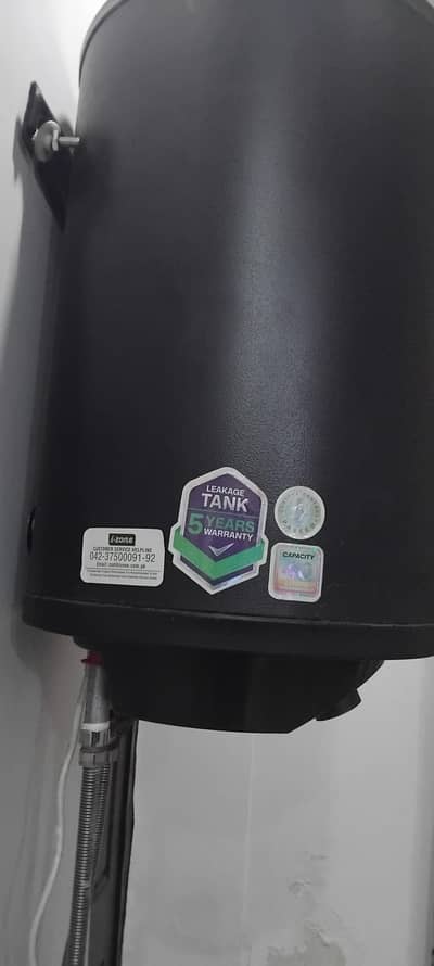electric geezer 40ltr izone compny