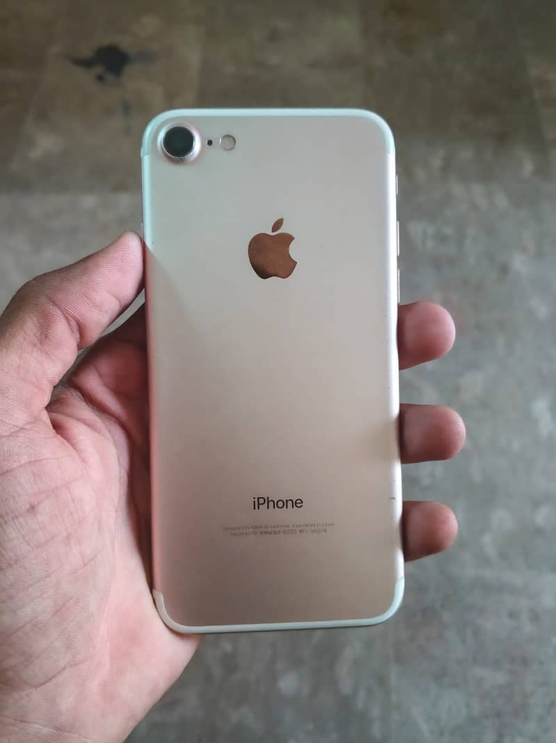 Apple iPhone 7 1