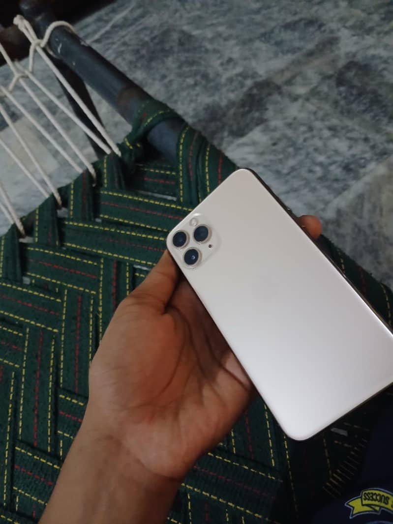 Apple iPhone 11 Pro 8