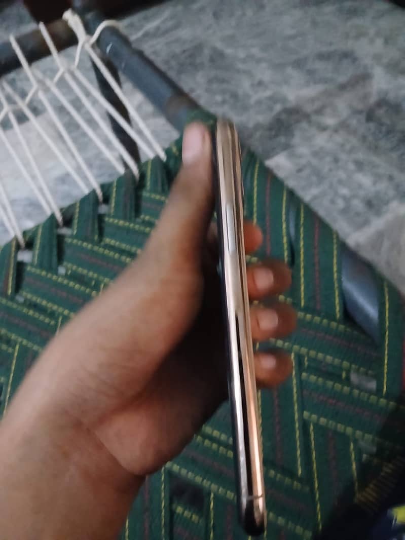 Apple iPhone 11 Pro 9