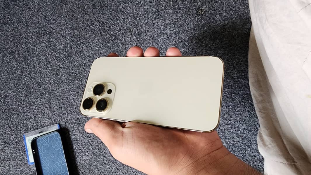 Apple iPhone 14 Pro Max 3