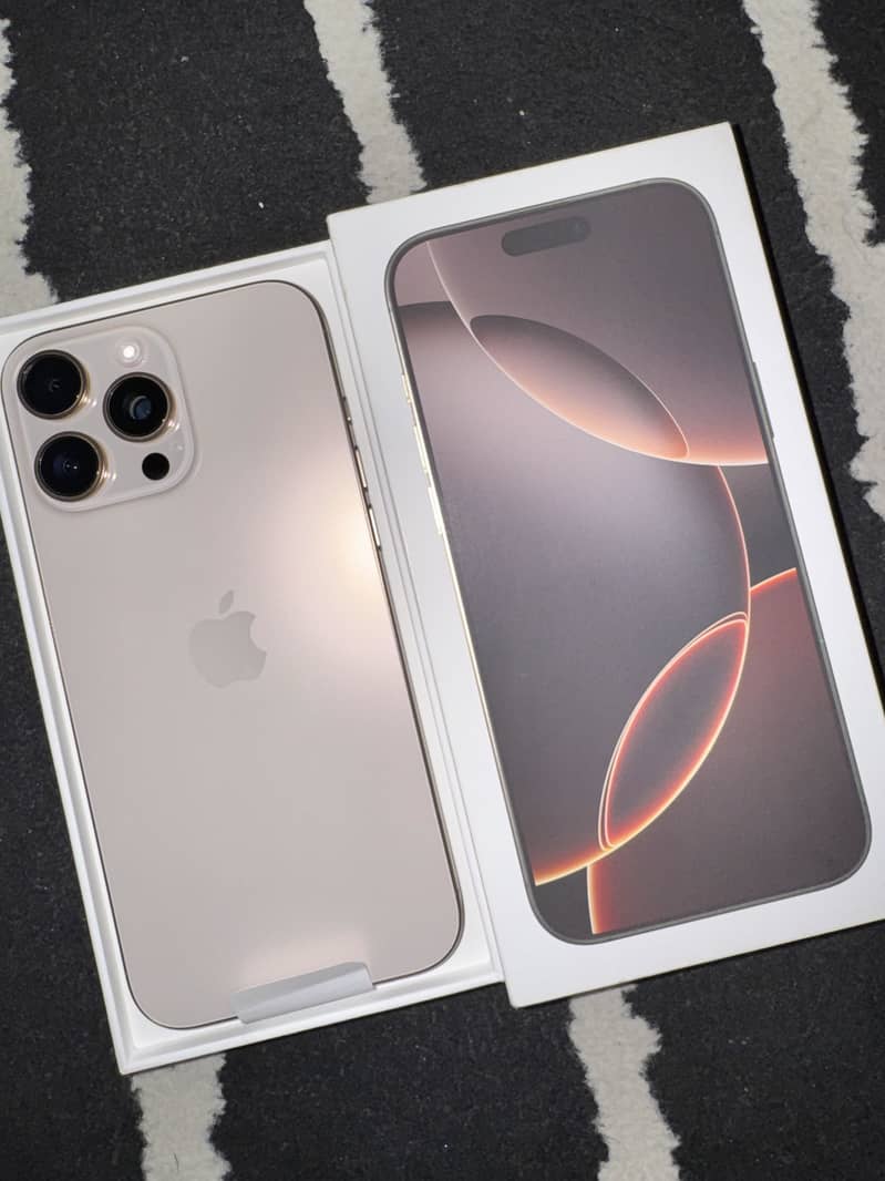 Apple iPhone 16 Pro Max 0