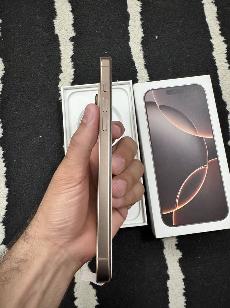 Apple iPhone 16 Pro Max 5