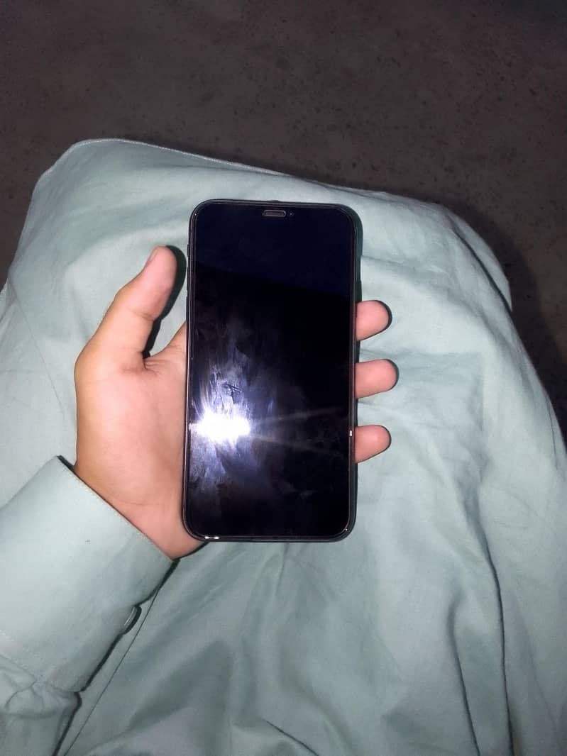 Apple iPhone 11 3