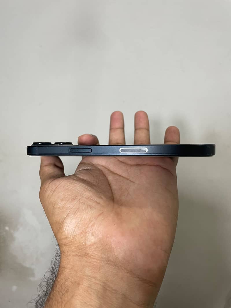 Apple iPhone 13 7