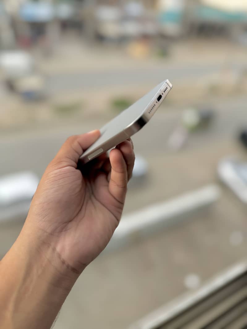 Apple iPhone 15 Pro Max 5