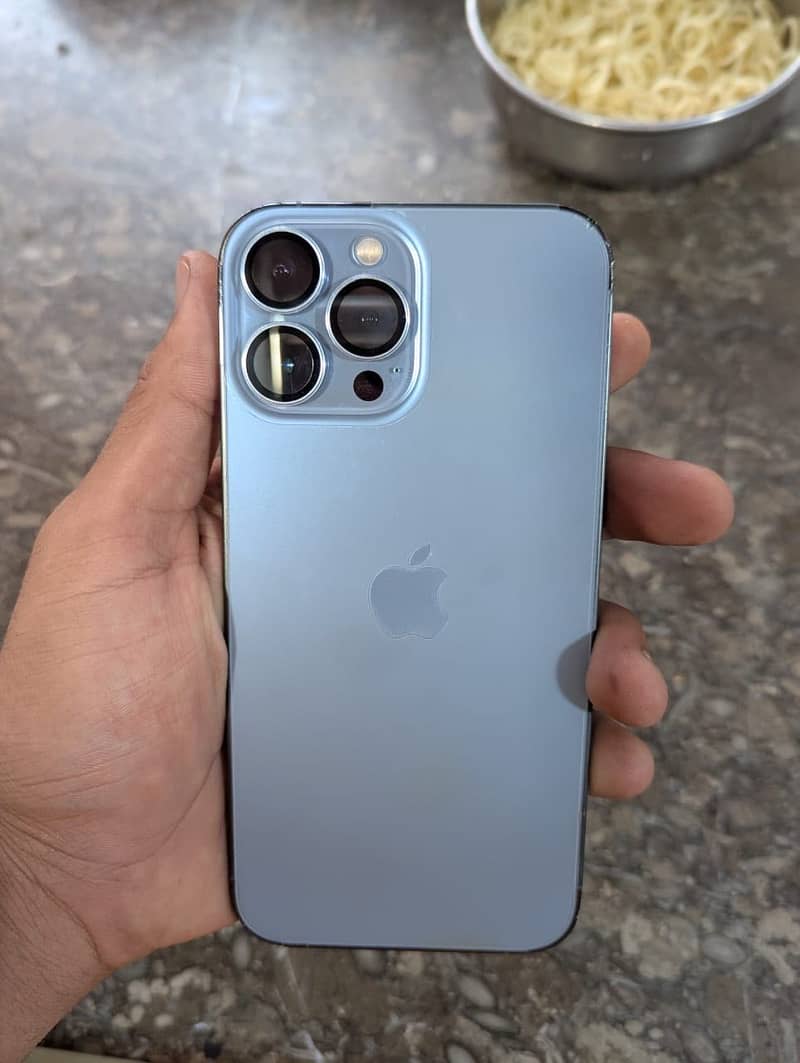 Apple iPhone 13 Pro Max 6