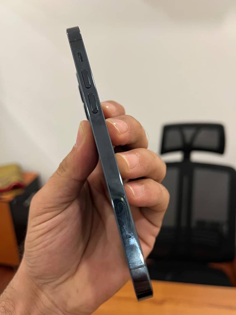 Apple iPhone 12 Pro 4