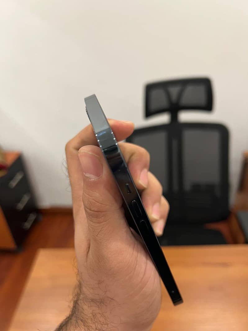 Apple iPhone 12 Pro 6