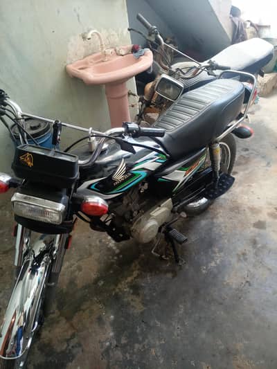 united 125 2016 converted Honda 2023 my WhatsApp number 03160115264