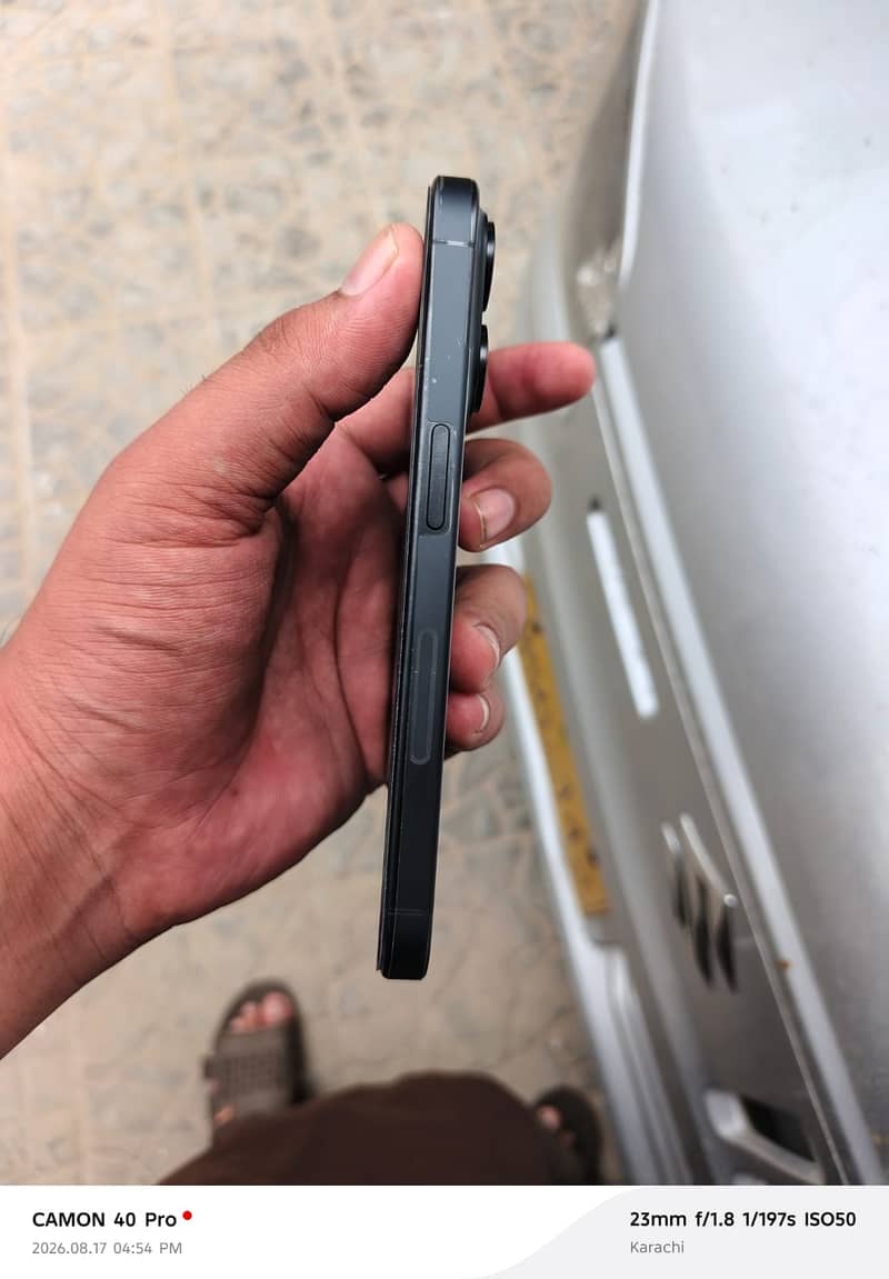 Apple iPhone 15 Pro 3