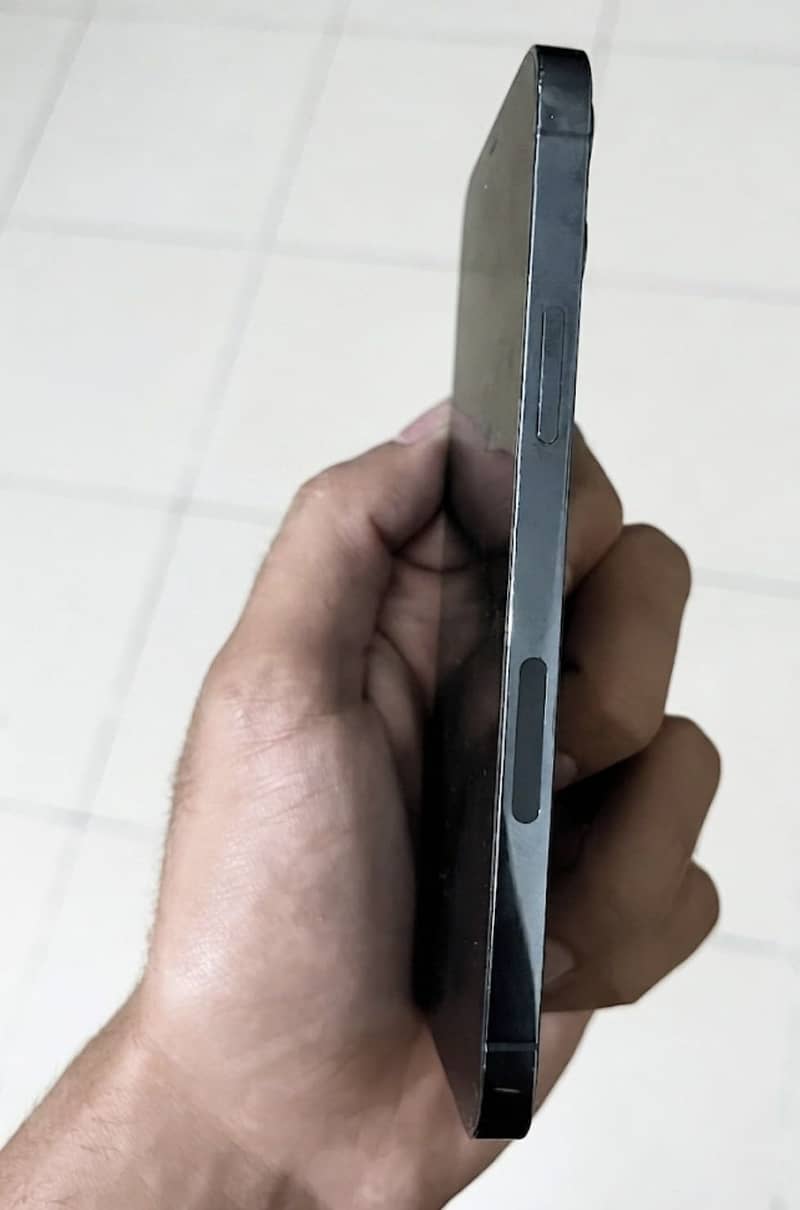 Apple iPhone 12 Pro 3