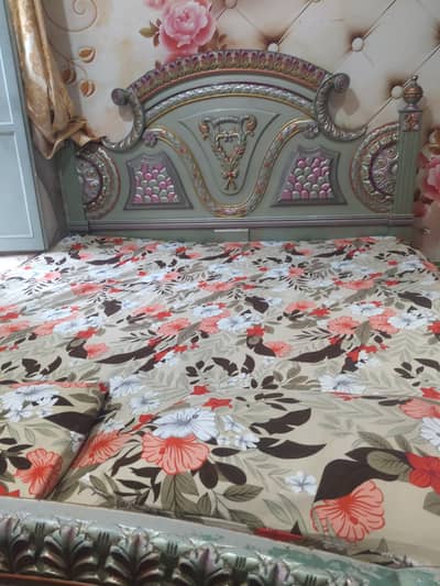 a bed chanoti dico paint. . . . . 03027295646