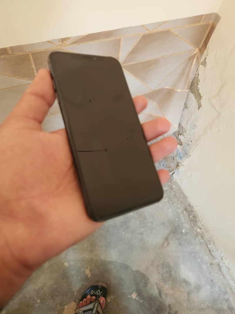 Apple iPhone XS Max 3