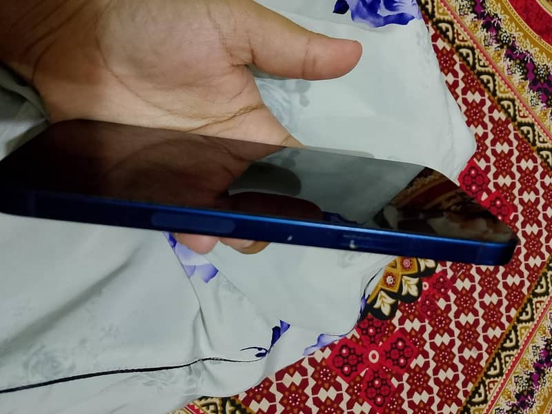 Iphone 12 4