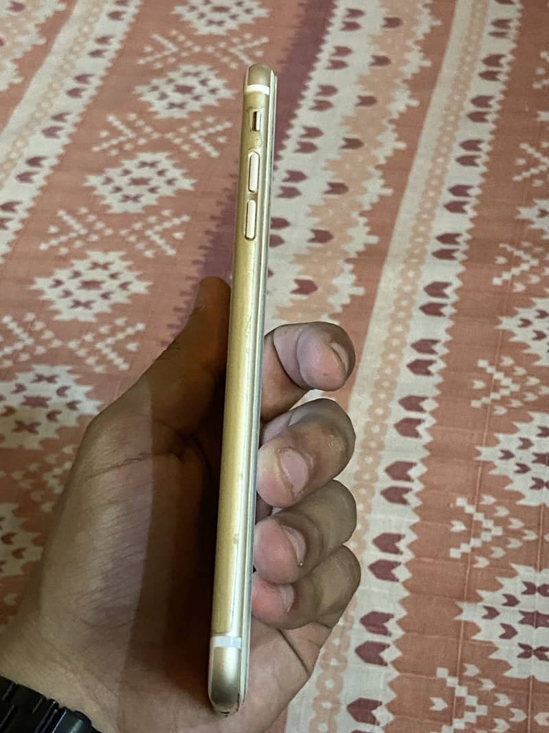 Apple iPhone 6S Plus 4