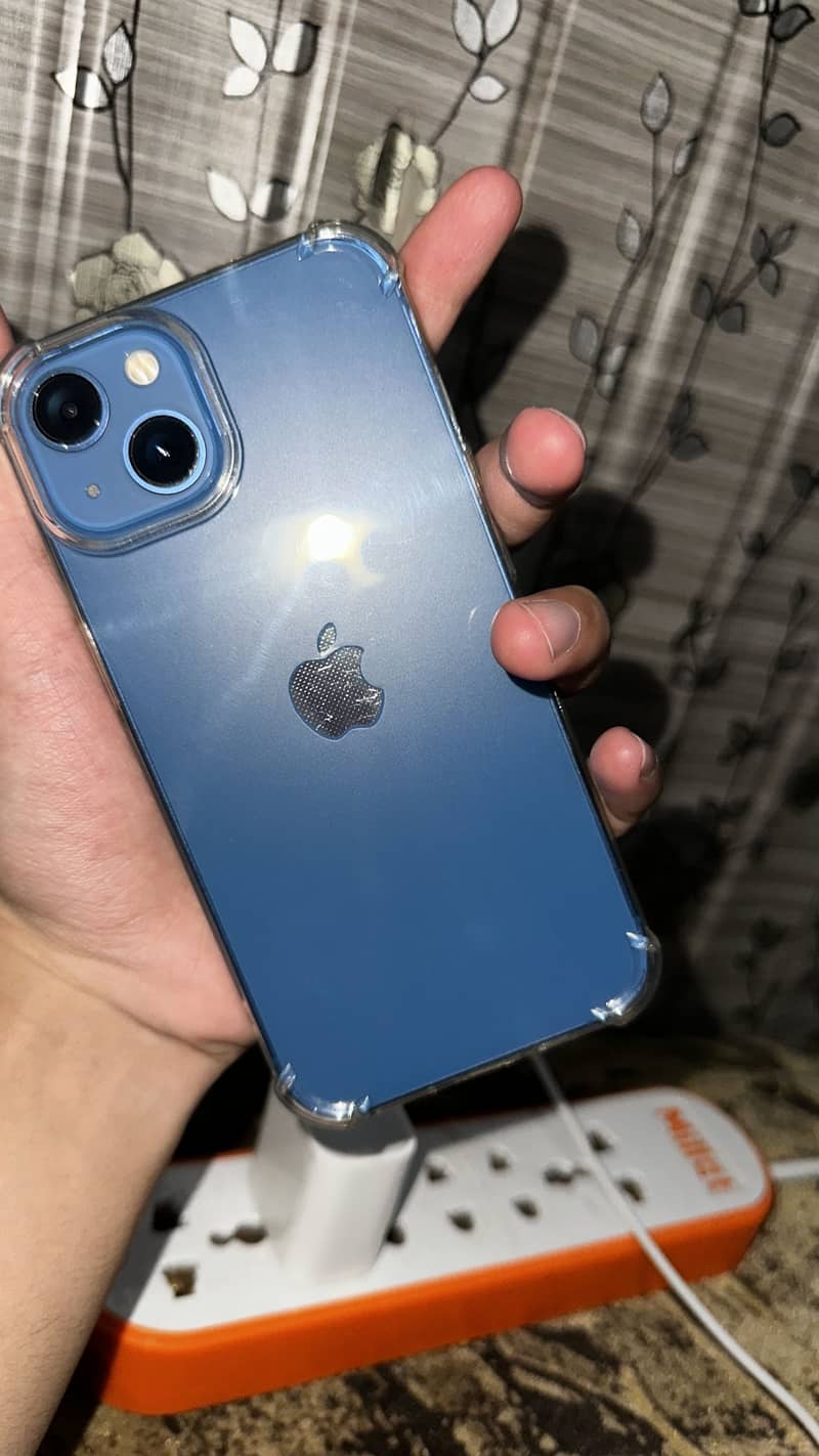 Apple iPhone 13 1