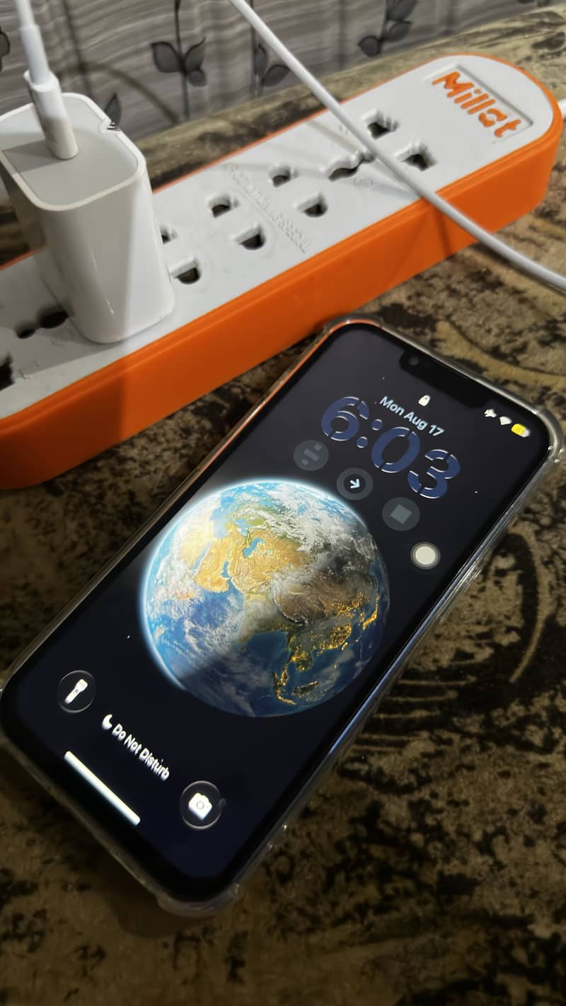 Apple iPhone 13 10