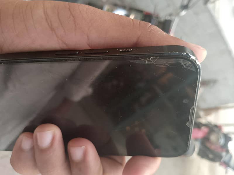 Apple iPhone 13 3