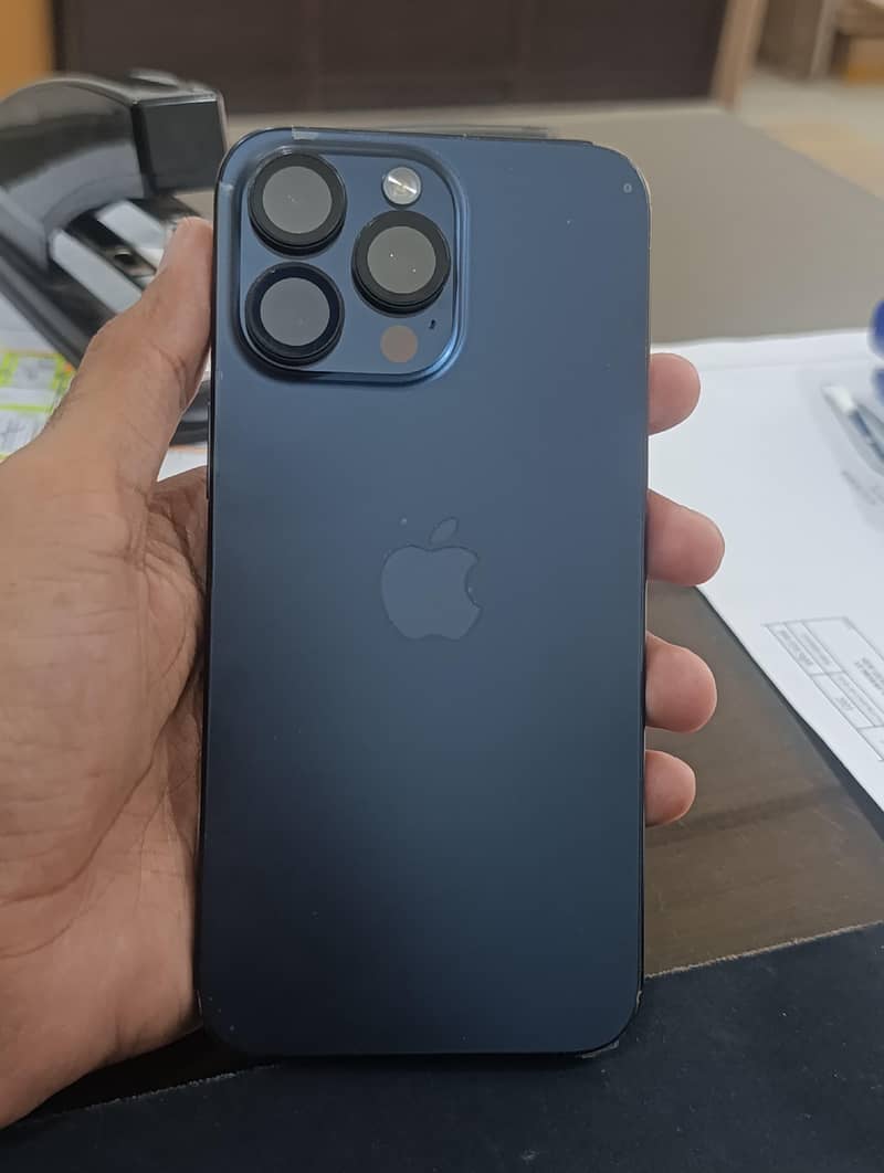 Apple iPhone 15 Pro Max 0