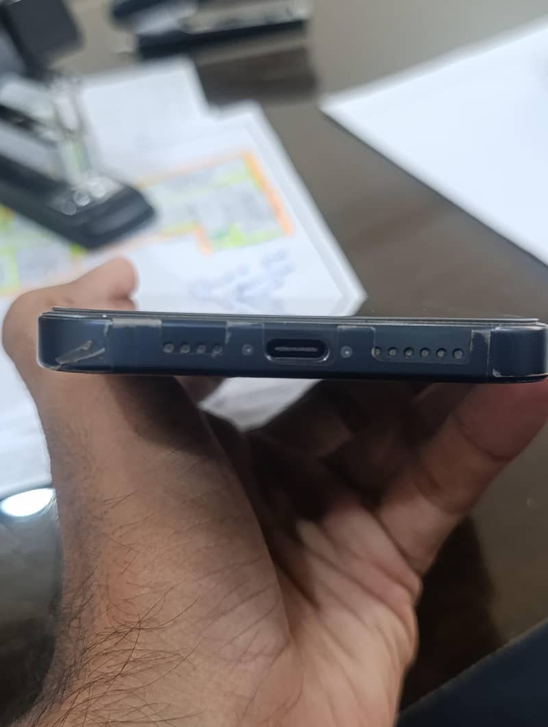 Apple iPhone 15 Pro Max 2