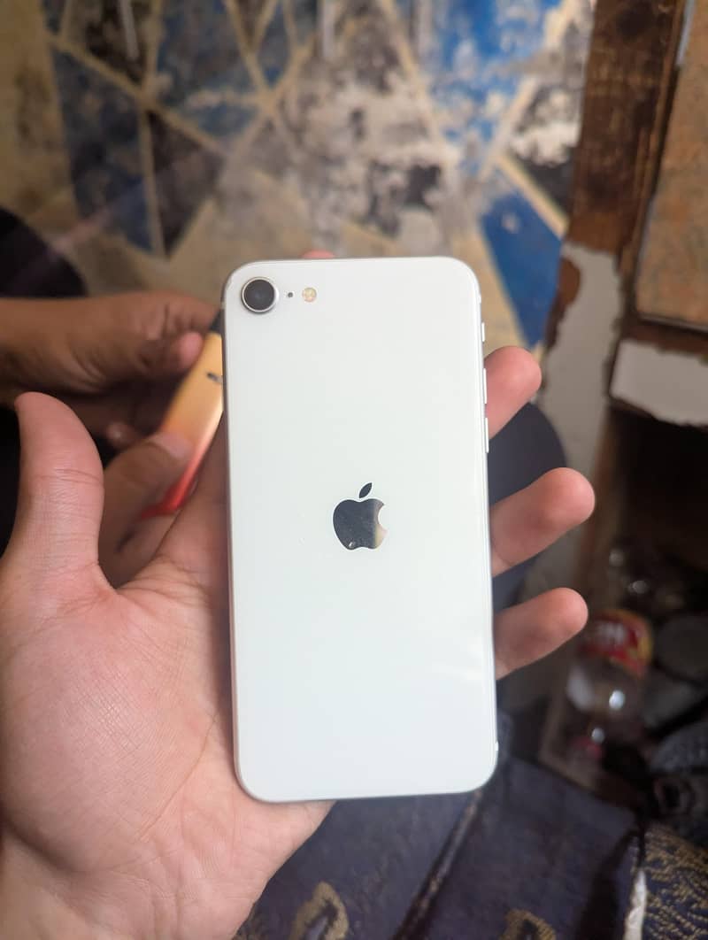 Apple iPhone SE 3