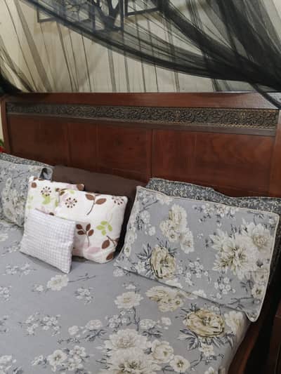 wooden bed set