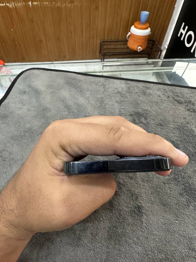 Apple iPhone 12 Pro 2