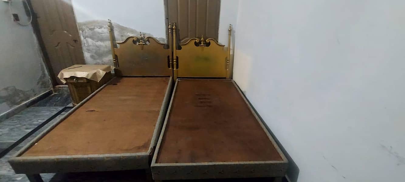 two single beds 0