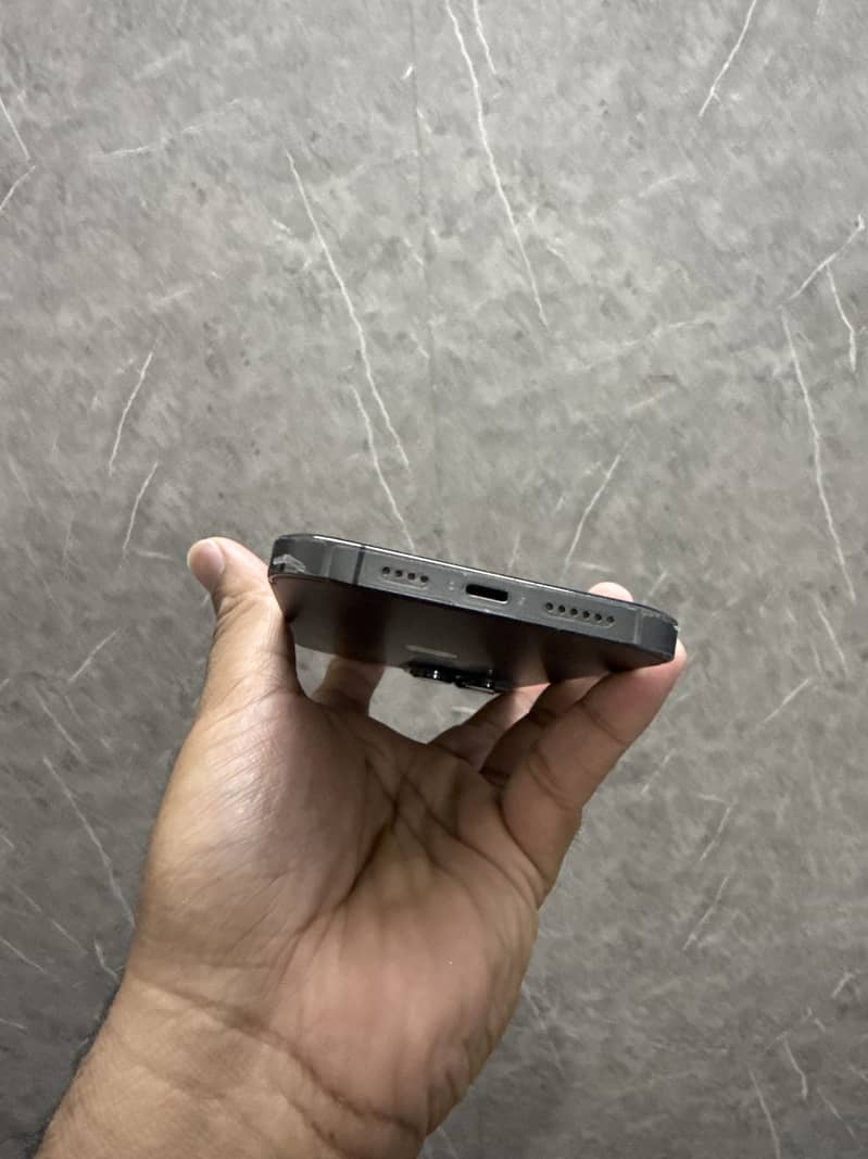 Apple iPhone 13 Pro Max 1