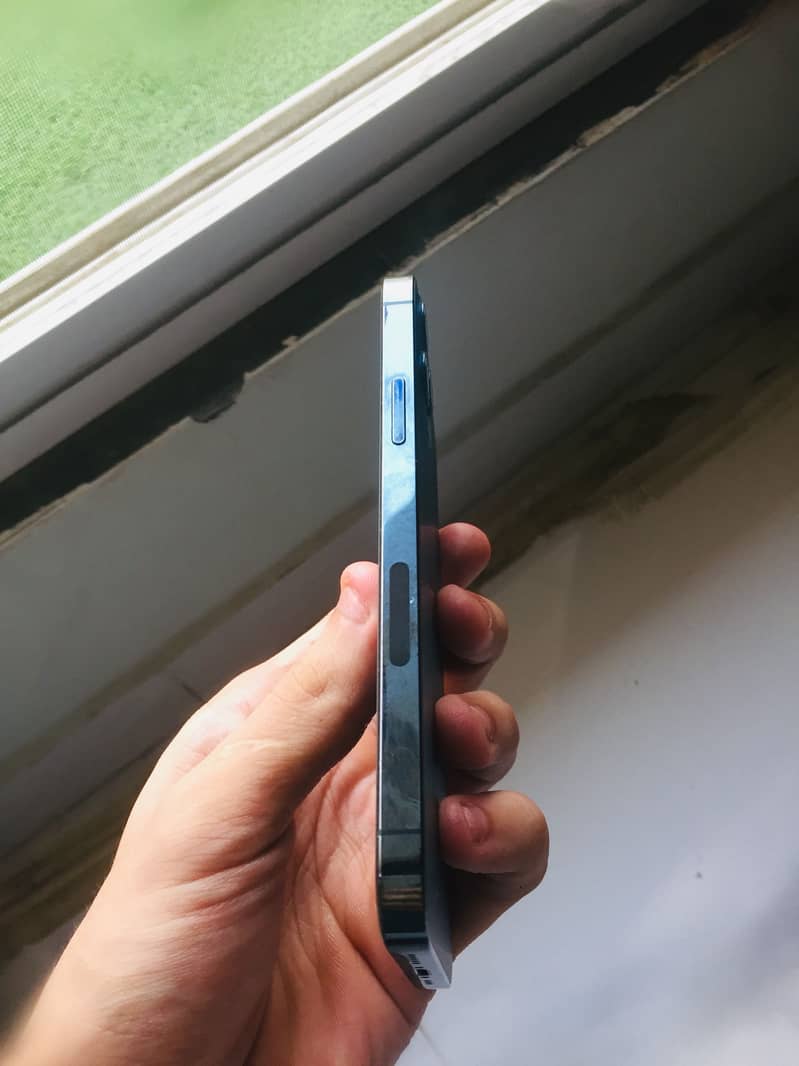 Apple iPhone 12 Pro 3