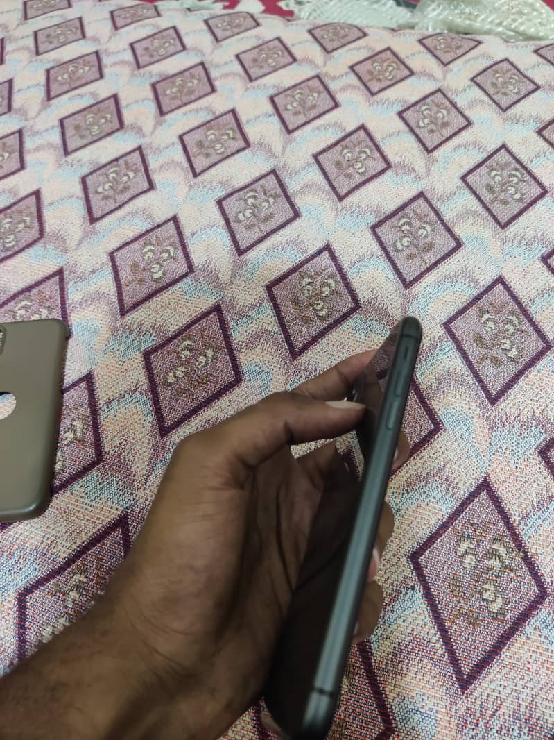Apple iPhone 11 1