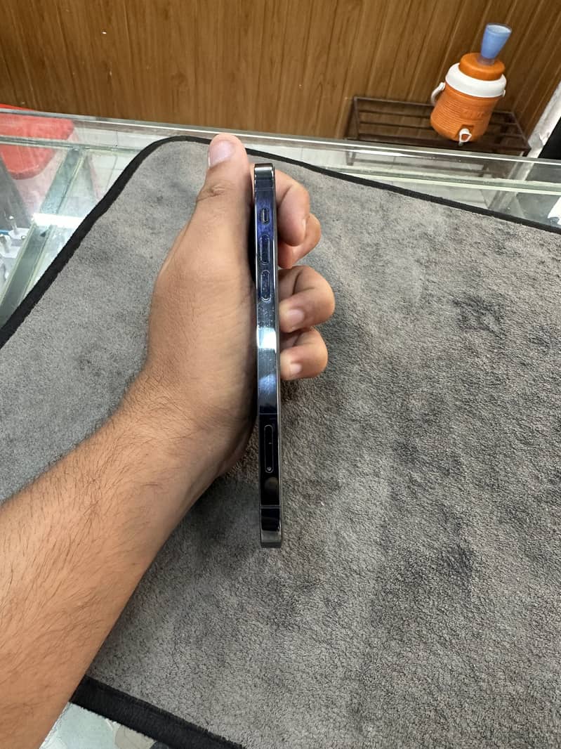 Apple iPhone 12 Pro 3