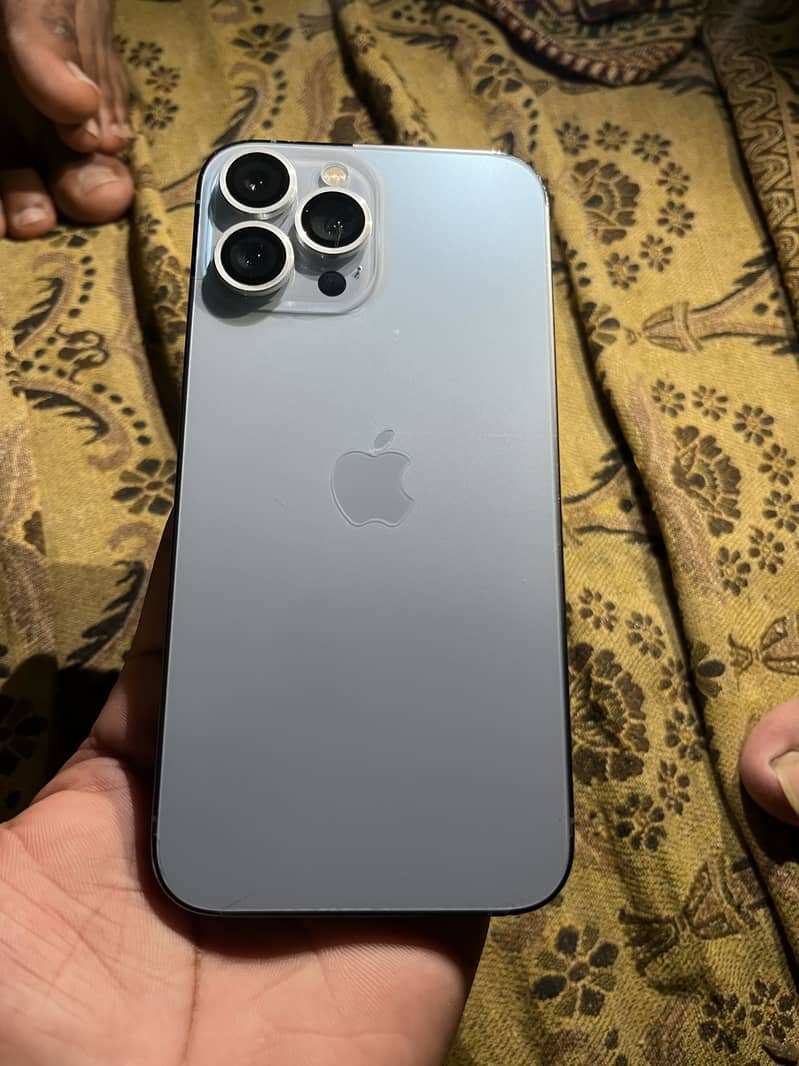 Apple iPhone 13 Pro Max 2