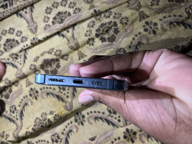 Apple iPhone 13 Pro Max 4