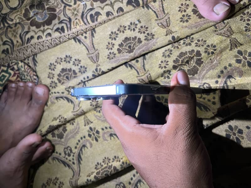 Apple iPhone 13 Pro Max 6