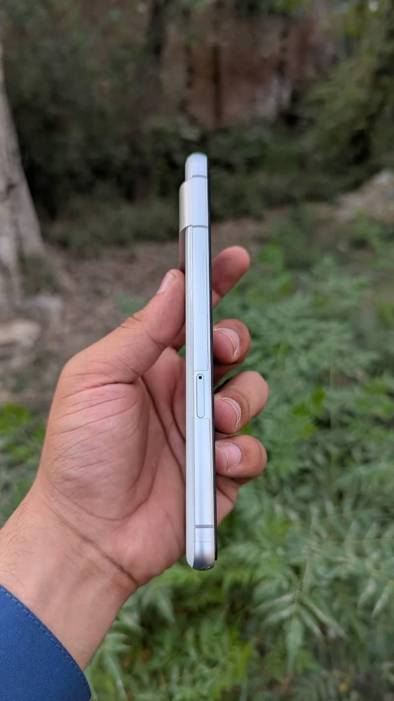 Google Pixel 7 4