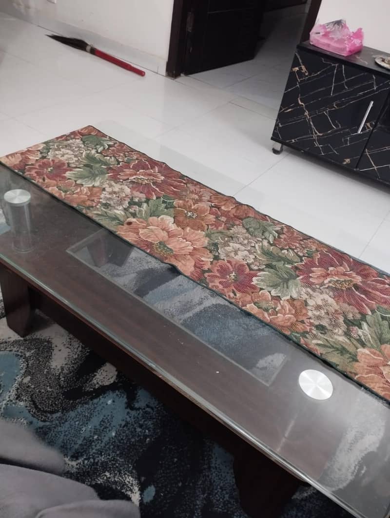 Center Table 0