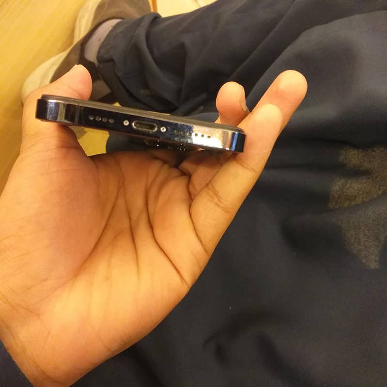Apple iPhone 12 Pro Max 3