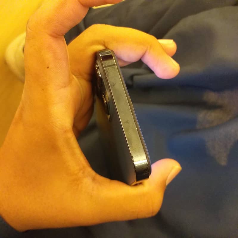 Apple iPhone 12 Pro Max 4