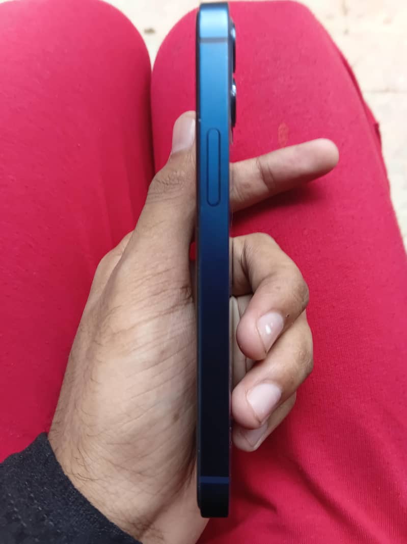 Apple iPhone 12 mini 6