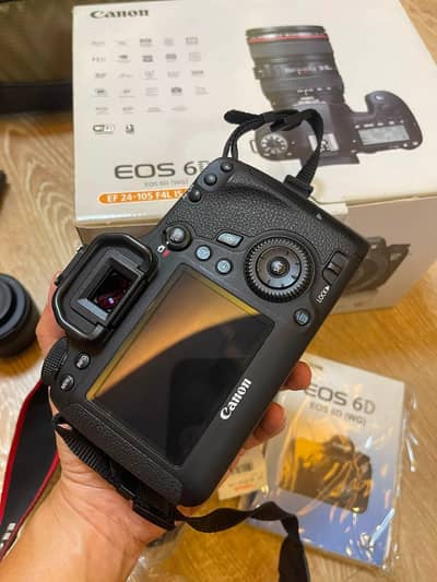 Canon 6d full frame DSLR with lens with bag