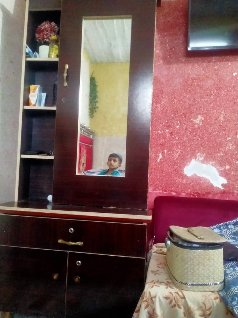 dressing table 0