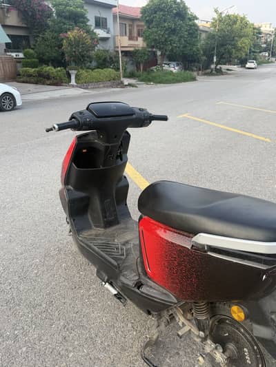 Evee Scooty | Smooth Ride, Clean Look  | Urgent sale