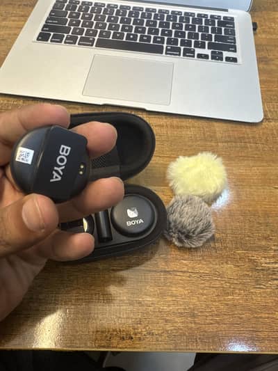 Boya omic - with lightning port